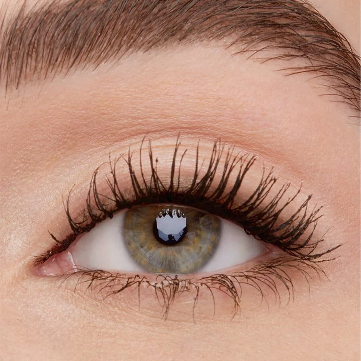 PESTAÑINA COLOSSAL VOLUMEN EXPRESS WASHABLE - persona